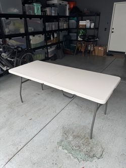 Folding 6ft Table