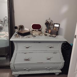 Shabby Chic Bombay Dresser