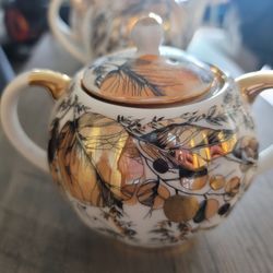 3 Piece Vintage Porcelain Leaf Pattern Creamer, Sugar Bowl & Teapot Set Gold USSR