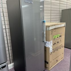 Freezer-Samsung Upright Freezer With 1 Year Warranty 