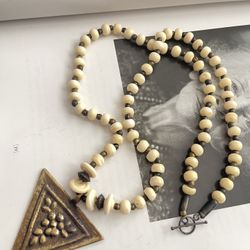 Vintage Remarkable Ecuadorian Handmade Palm Tagua Nut Bead Tribal Necklace