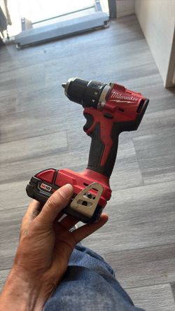 Milwaukee Drill With M18 Battery
