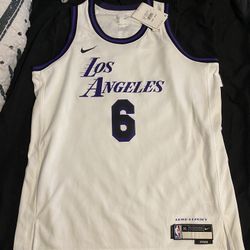 Lakers Jersey XL 18-20