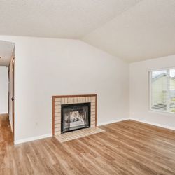 Fully Furnished 3BR/2BA Spacious House - Move In Ready.