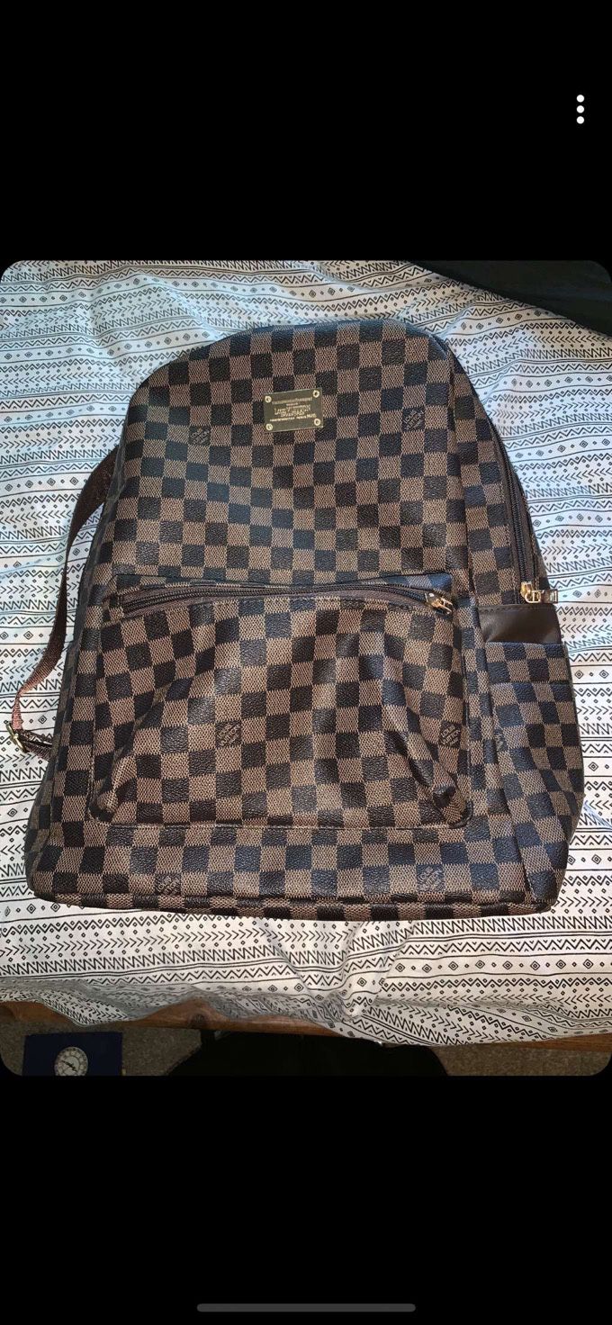 LV backpack. 800 or BEST OFFER‼️‼️