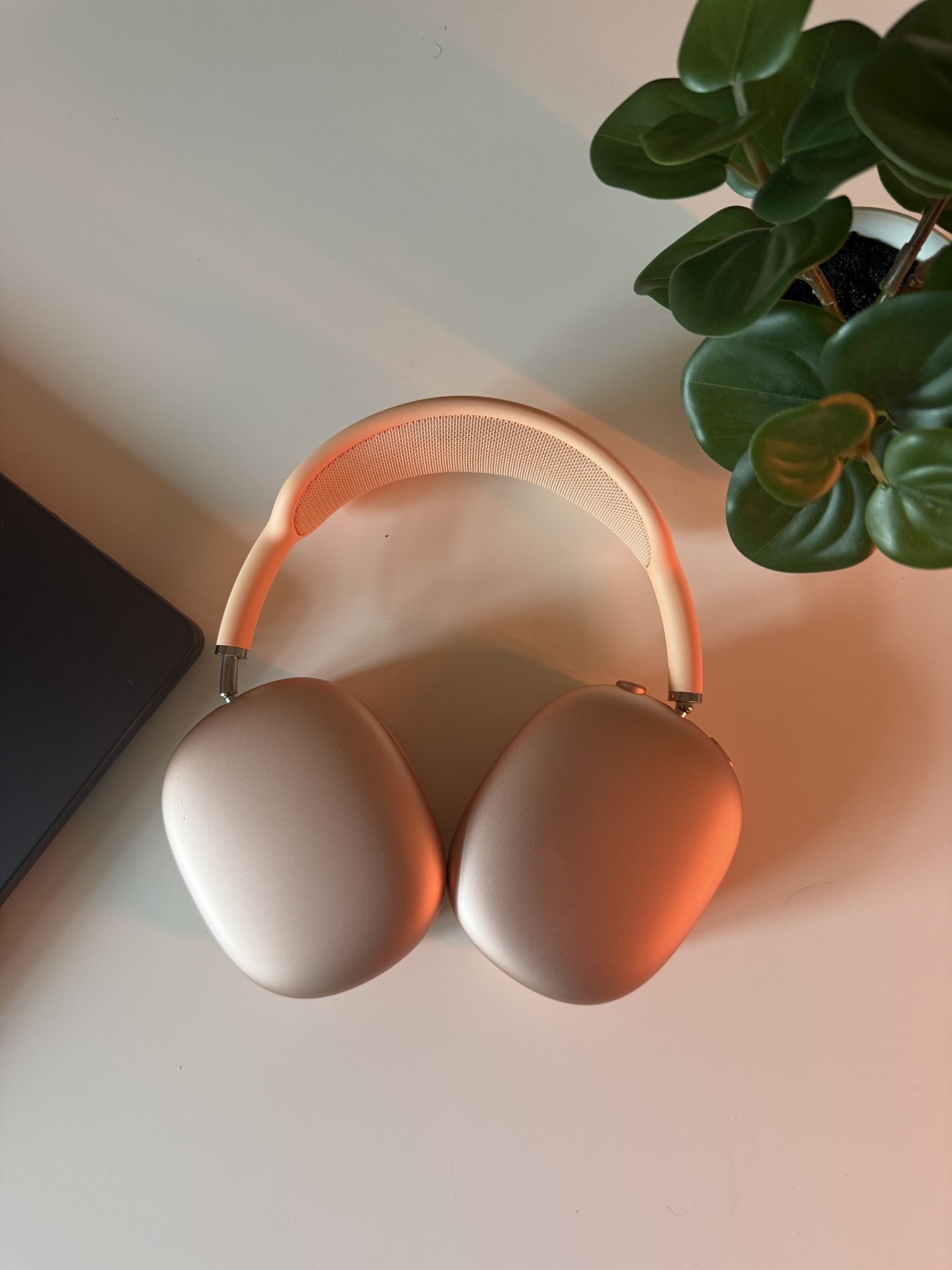 Apple AirPods Max – Orange | Excellent Condition + Case