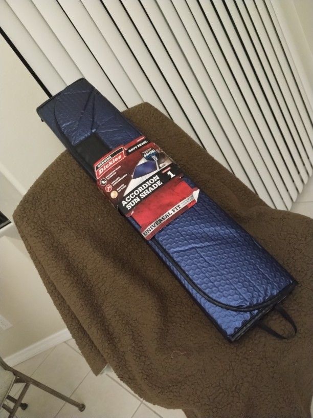 Dickies Accordion Sunshade