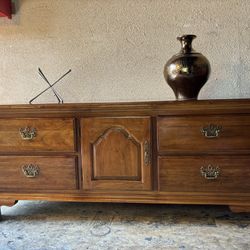 Beautiful vintage low boy credenza, console or sideboard By Thomasville
