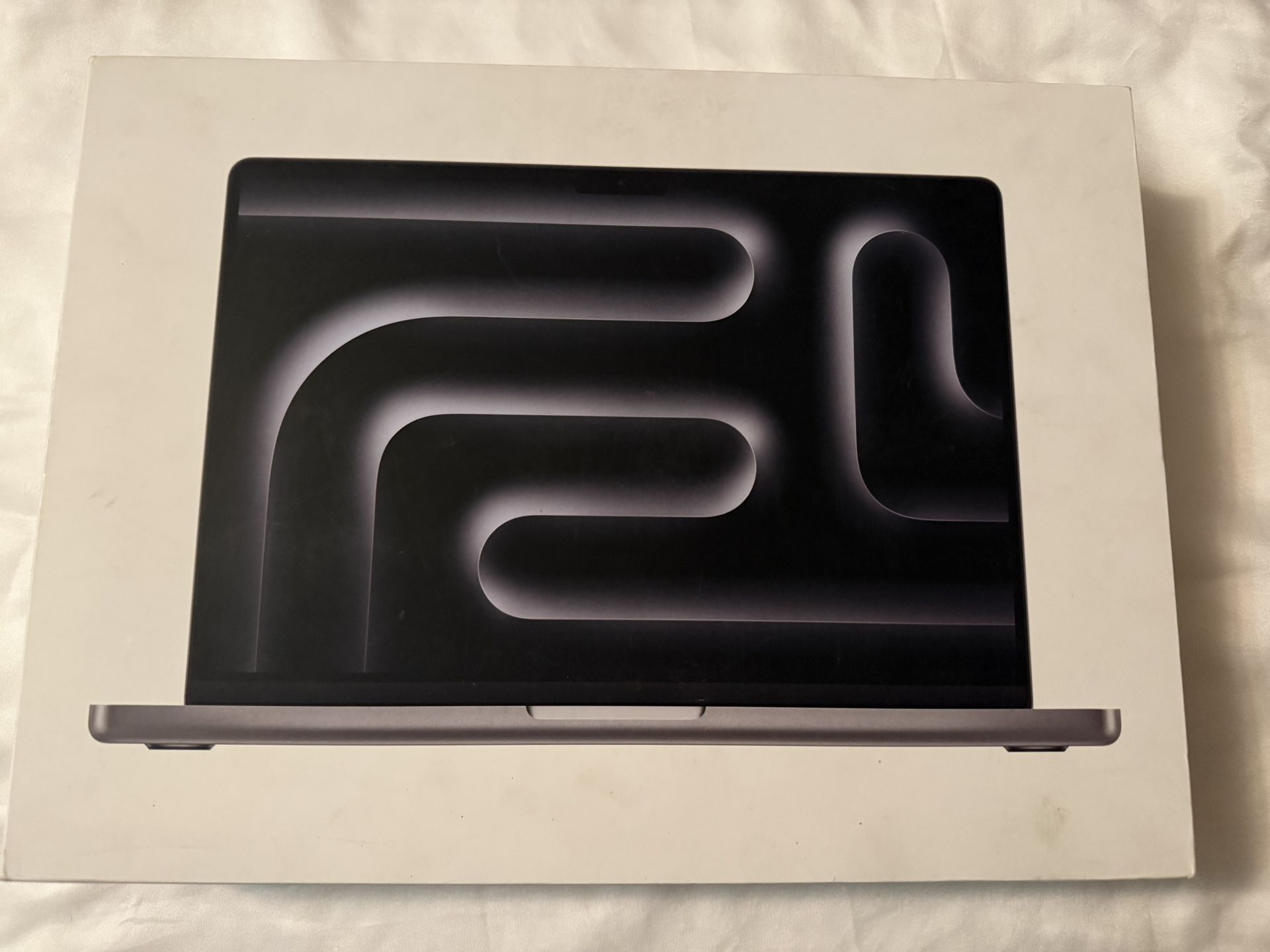 MacBook Pro 14in with Apple M3 Chip 890$