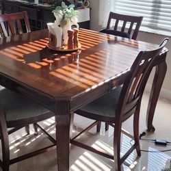 COUNTER HEIGHT TABLE