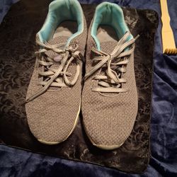 Womens shoes