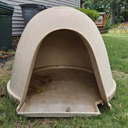 Igloo Dog House