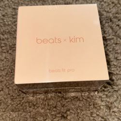 BEATS FIT PRO (KIM KARDASHIAN) EDITION 