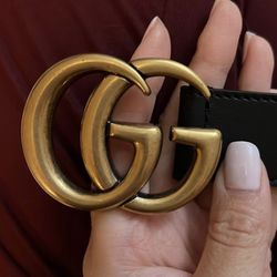 GG MARMONT LEATHER Gucci. BELT Size 110-44