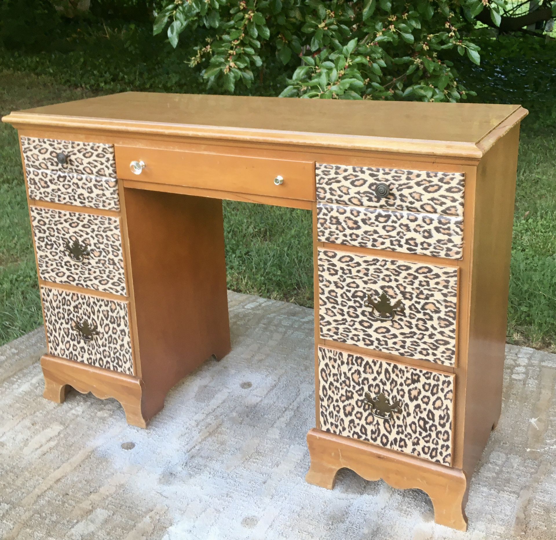 Modern Style Solid Wood 7-Drawer Desk! 🌞