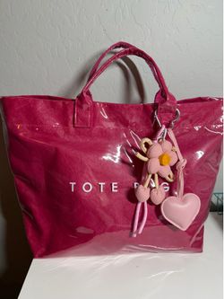 Tote bag with charm