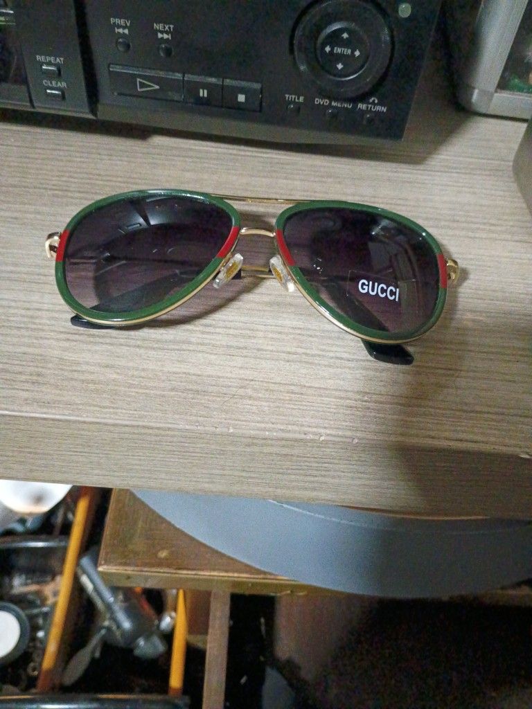 GUCCI " AVIATOR" SUNGLASSES