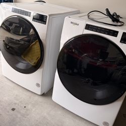 Front Loading Washer Dryer Set. Great Condition!