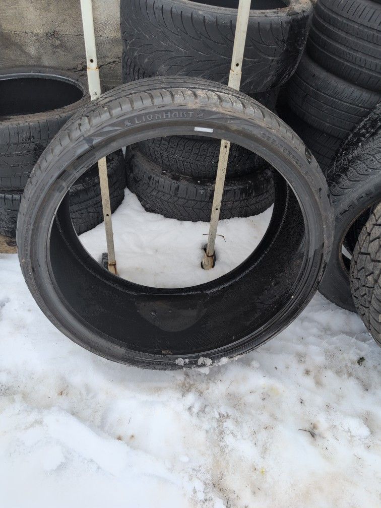 Lionhart 295/25zR22 97w XL Used Tire