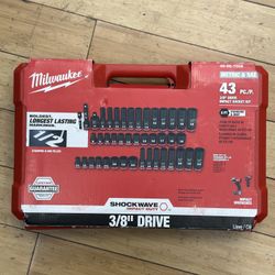 Milwaukee 3/8 Impact Sockets 43pc Metric & SAE