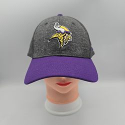 New Era 39THIRTY Minnesota Vikings NFL FItted Gray/Purple Hat Size L/XL. 9