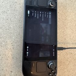 Steam Deck 256GB w/ Case – Great Condition – Ready to Game