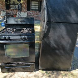 Black Gas Stove And Refrigerator Set