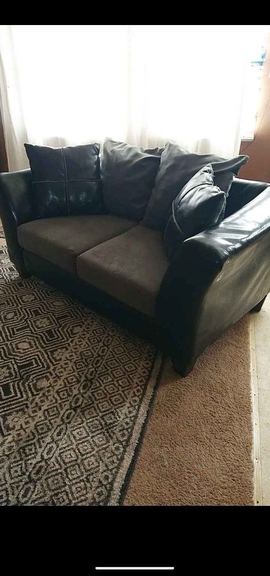 Loveseat FREE DELIVERY