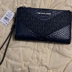 Michael Kors Womens Jet Set Travel Large Double Zip Wallet MK Signature Multi Python Design (Black) 35R4GTVW3B-001