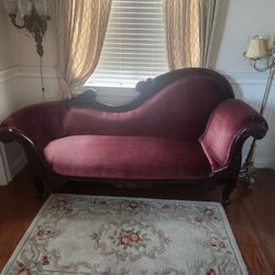Antique Fainting Sofa!