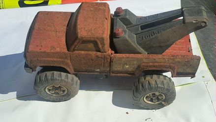 vintage pressed steel Tonka Tow Truck. 