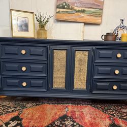 Dresser And 2 Nightstands 