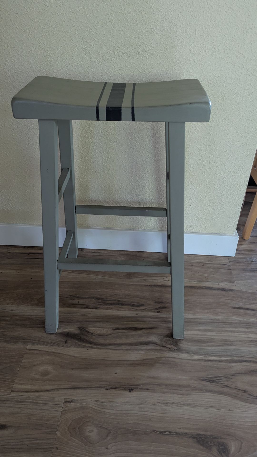 3 bar/counter height bar stools
