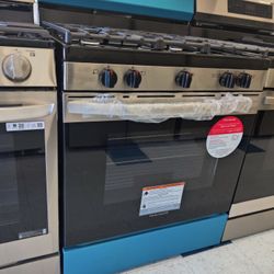 New Frigidaire
30 in. 5 Burner Element Freestanding Electric Range in Stainless Steel with Dual Expandable Element and Quick Boil