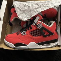 Red jordan 4s size 8/5