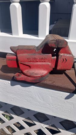Bench vise