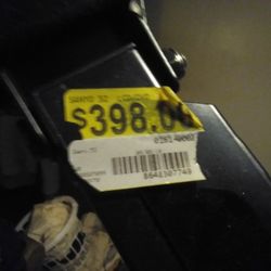 Sanyo 32 Inch LCD DVD Tv Desk Mount And Wall Mount