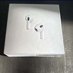 AirPods (3rd Gen) With MagSafe Charging Case 