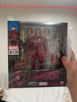 Mafex daredevil sealed