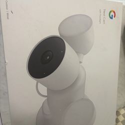 Camera with floodlights New in box Nest Cam