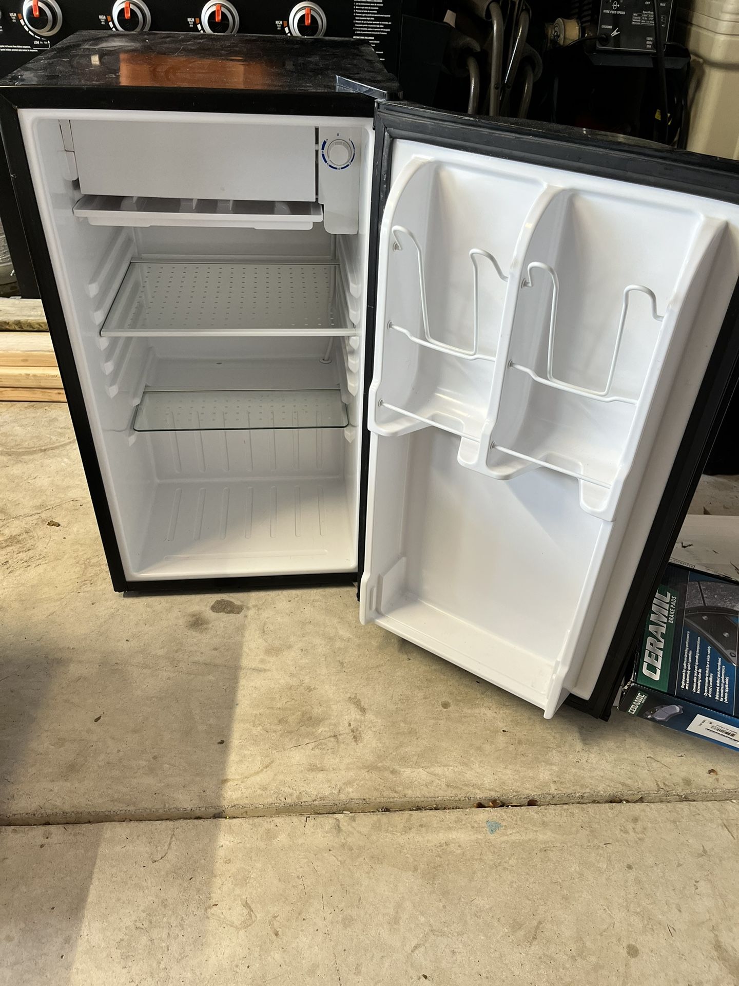 Hailer Mini Refrigerator 3.2 Cu. Ft “Works Great” for Sale in San