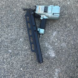 Hitachi 31/4” Strip Nailer 
