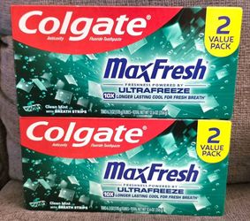 (2) Colgate Maxfresh Toothpaste, 2 Value Pack, 6.3 oz each