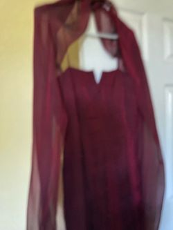 Dark red pram gown/size 10 with matching shoes size 38.5