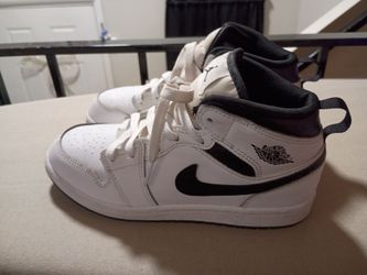 Nike Air Jordan 1 (Kids sz 3)