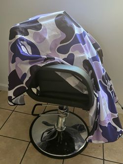 Barber chair and cape