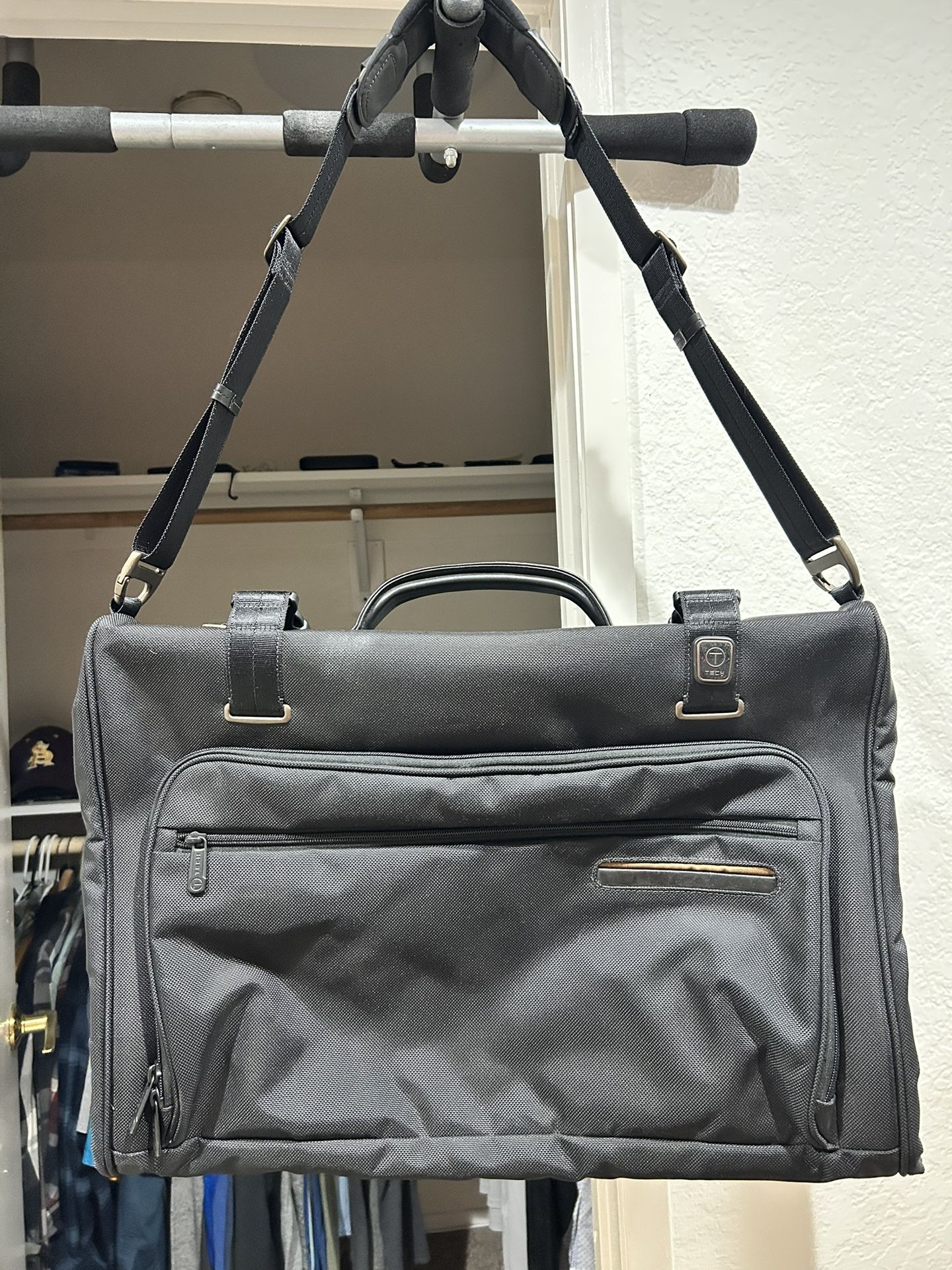 TUMI T-Tech Black Tri-Fold Carry On Garment Bag Luggage Suitcase