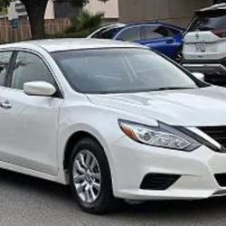 2016 White Nissan Altima (low Mileage) Great Condition 