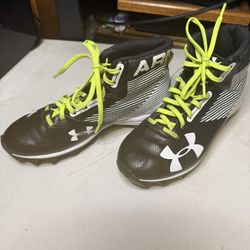 Cleats Under Armor Youth