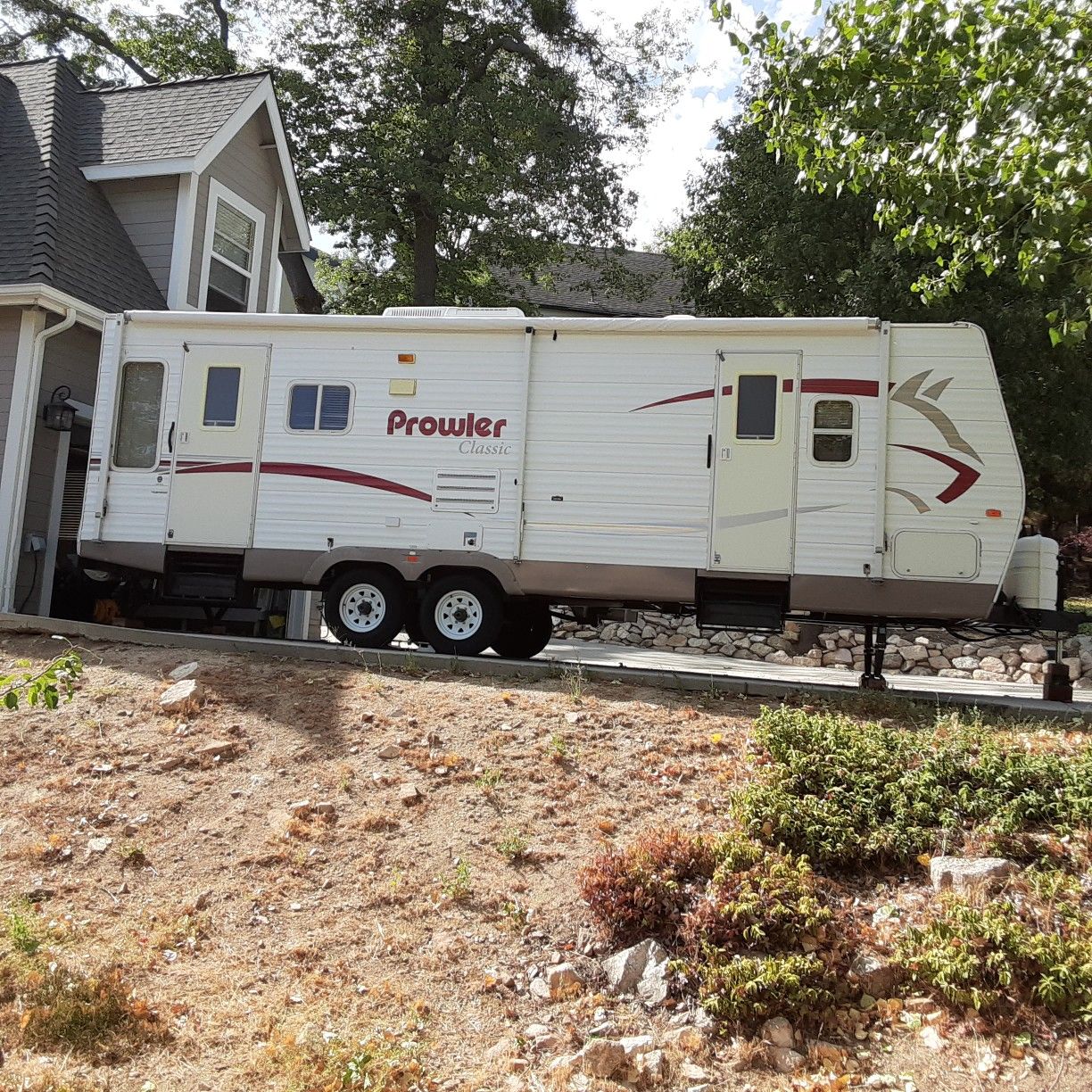 2007 26' Fleetwood Prowler Travel Trailer